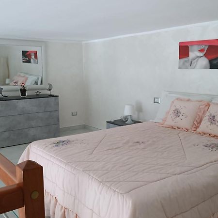 Casa Vacanza Raggio Di Sole 지오비나조 외부 사진