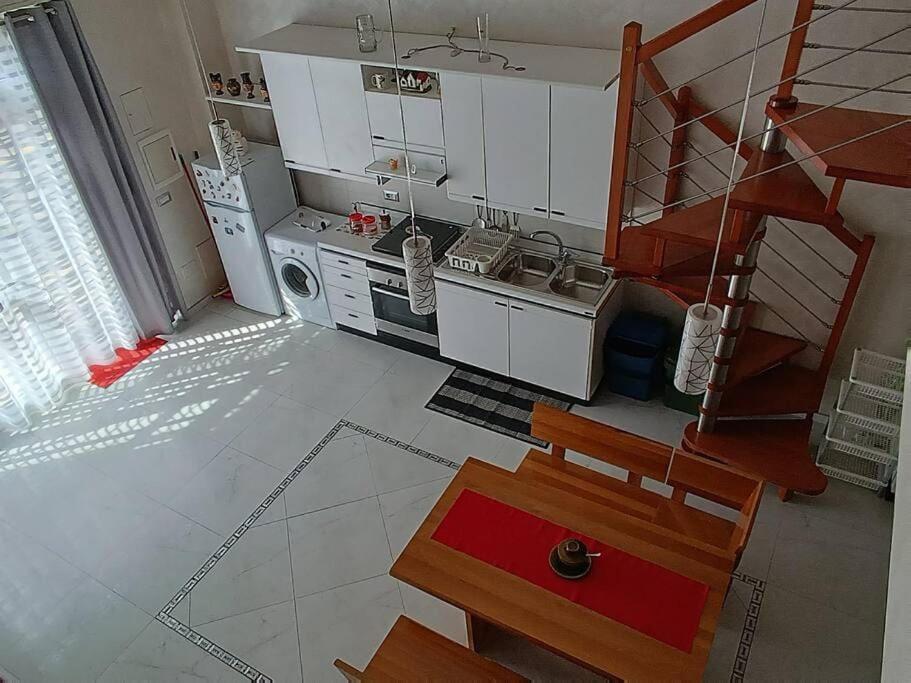 Casa Vacanza Raggio Di Sole 지오비나조 외부 사진