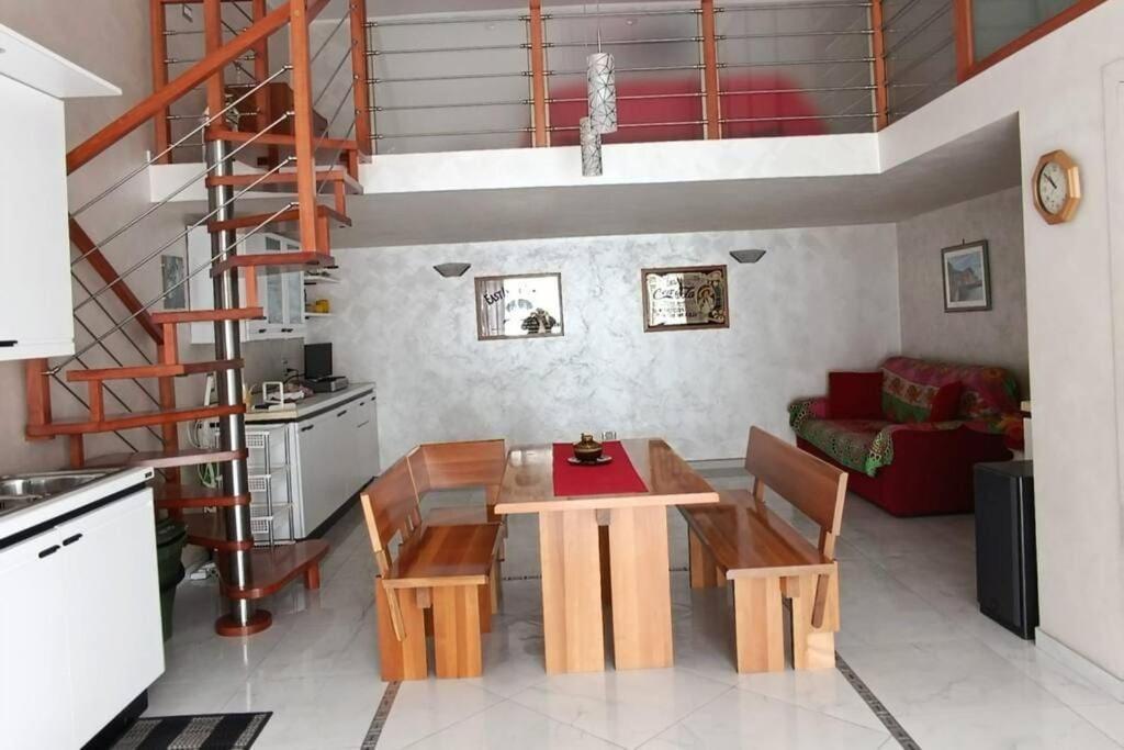 Casa Vacanza Raggio Di Sole 지오비나조 외부 사진