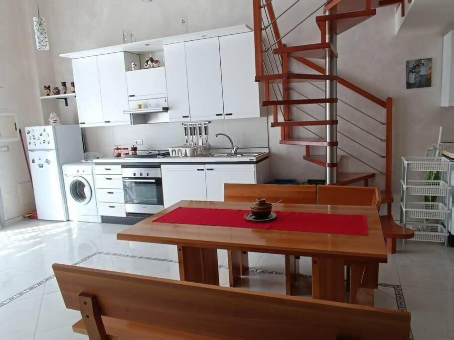 Casa Vacanza Raggio Di Sole 지오비나조 외부 사진